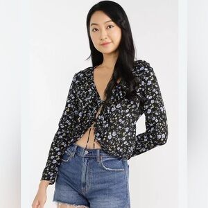 Abercrombie ruffle front cropped floral blouse size small